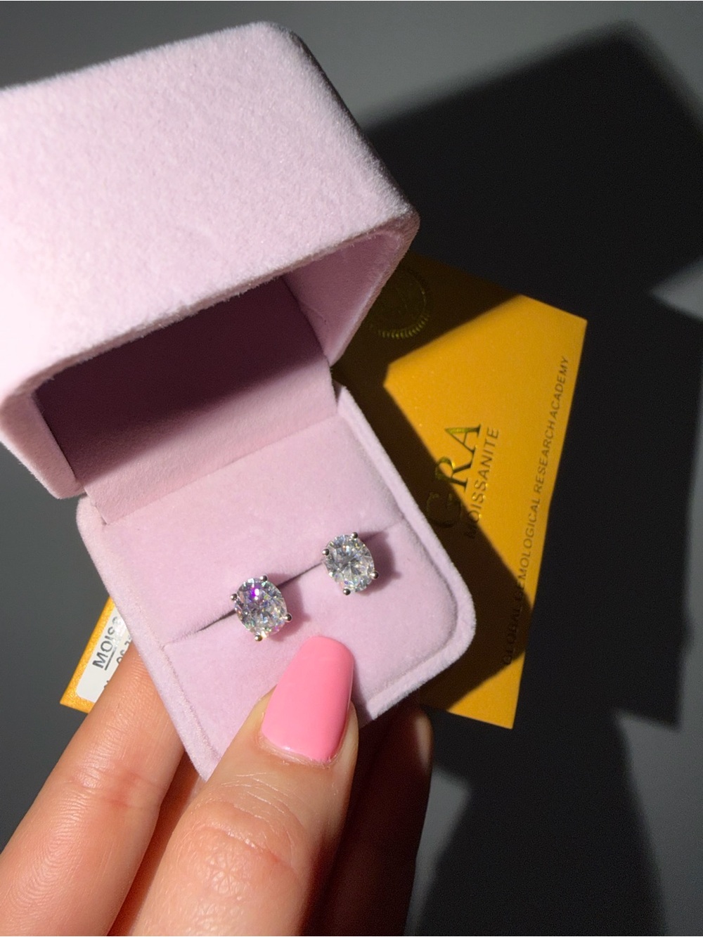 4Ct oval Moissanite earrings NIB - Picture 3 of 13